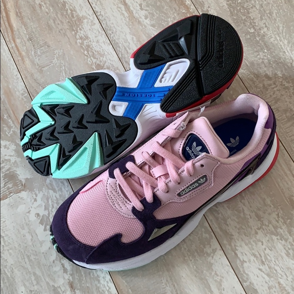 NWT Adidas falcon - Picture 8 of 11
